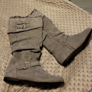 Grey boots
